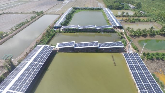 HỆ THỐNG ĐIỆN NĂNG LƯỢNG MẶT TRỜI TRÊN MÁI TRANG TRẠI TRÙN QUẾ HG